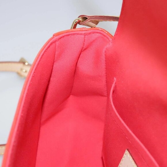 LOUIS VUITTON Vernis Bell FlowerGM Bag Rouge Grunadine M91729 LV Auth 106158V - Picture 12 of 16